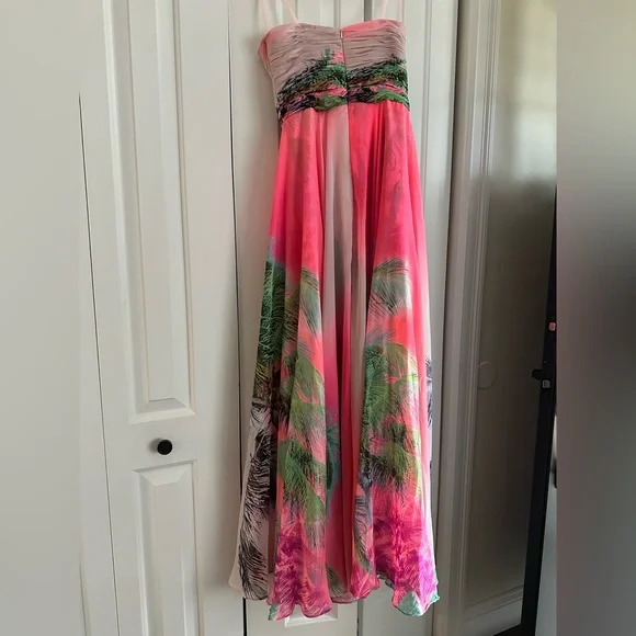 Forever Unique Tropical Statement Dress - Picture 7 of 7